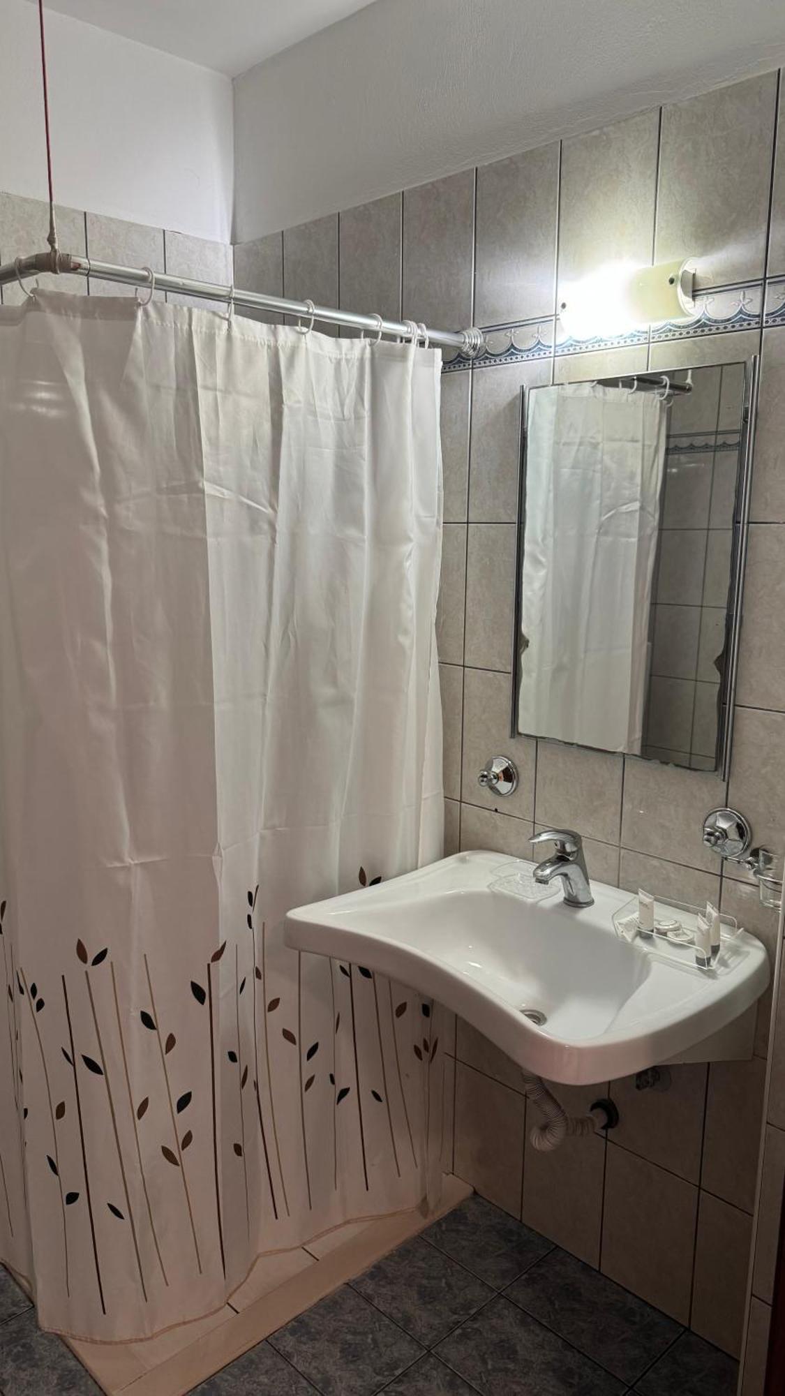 Chrisovalanto Hotel Sívota Стая снимка