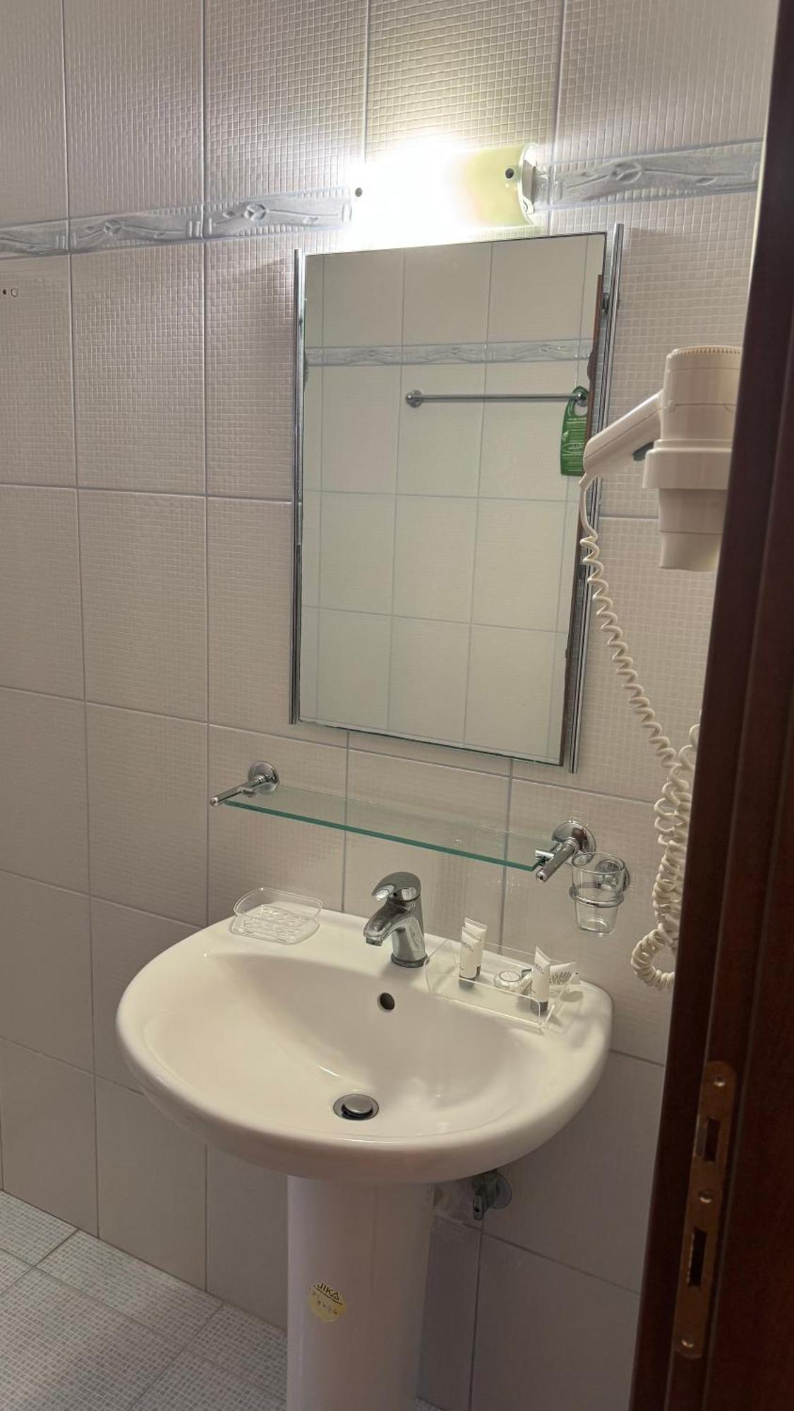 Chrisovalanto Hotel Sívota Екстериор снимка